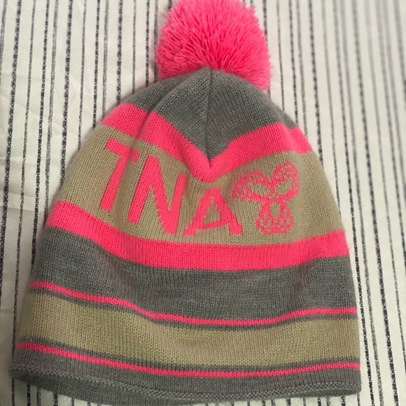 TNA beanie - Picture 2 of 4